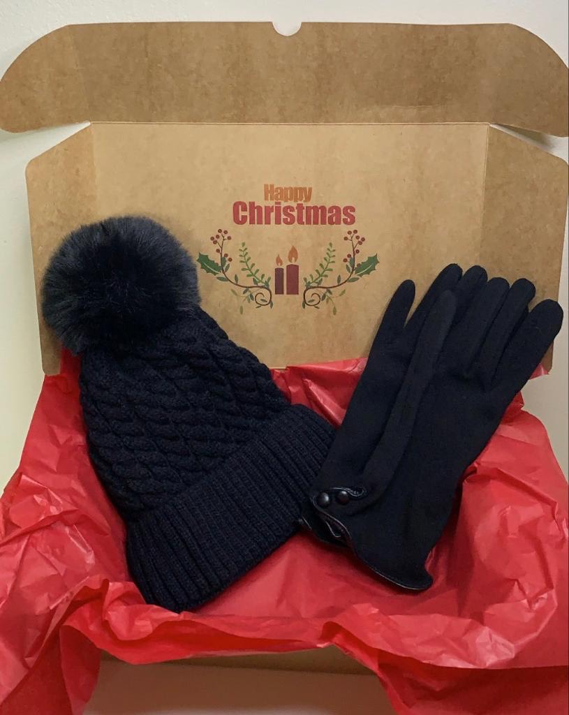 Hat and Gloves Black