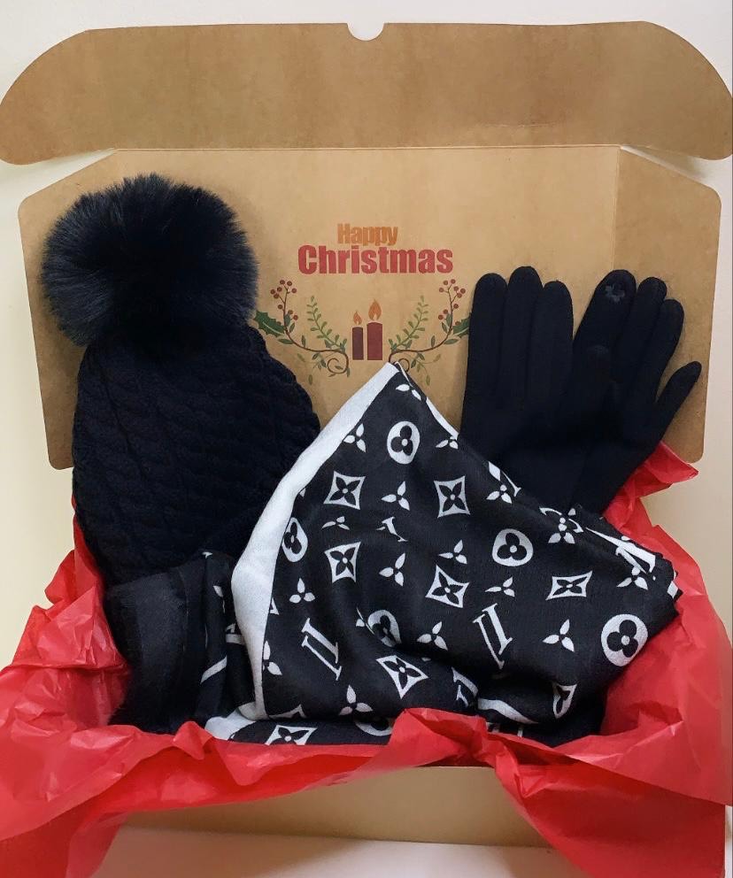 Hat Gloves and Scarf Black 3
